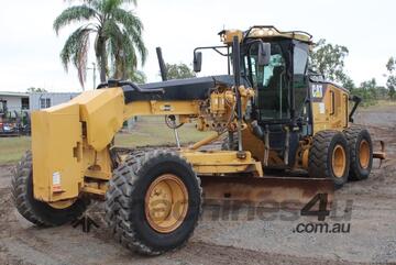 Caterpillar 2012   12M