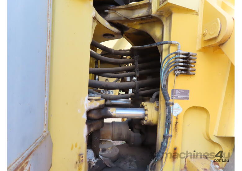 2011 Komatsu WD900-3 Wheeled Dozer