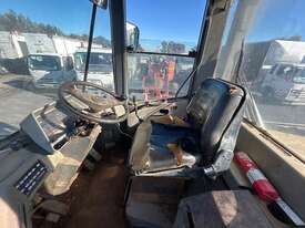 Komatsu WA100-3 Loader - picture2' - Click to enlarge