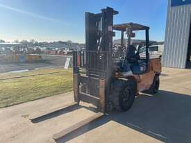 2011 Toyota 02-7FDA50 Forklift - picture0' - Click to enlarge
