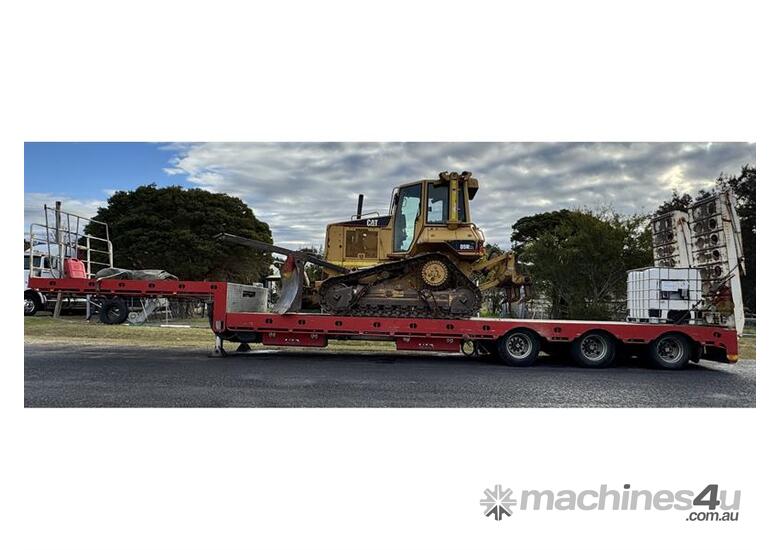 caption 2021 STONESTAR 3 AXLE SEMI BD-RT DROP DECK WIDENER