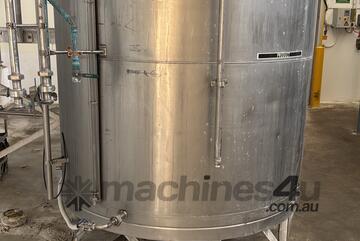 Stainless steel chemical 4.2Kl Capacity mixing tank with scales Stainless steel chemical 4.2Kl Capacity mixing tank with scales