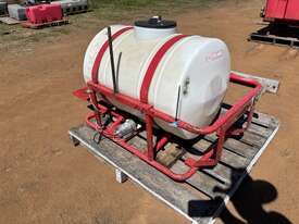 Croplands Spray Tank on Steel Frame - picture1' - Click to enlarge