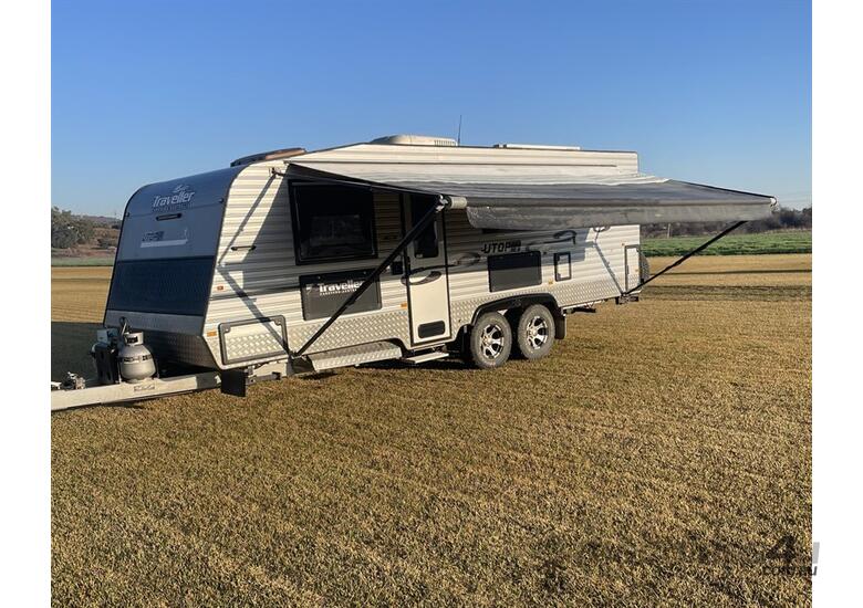 caption 2015 23' Traveller Utopia Caravan