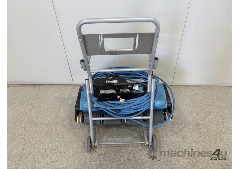 caption Robotek Robo Max40 Pool Cleaner (Ex-Council)