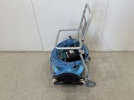 Robotek Robo Max40 Pool Cleaner (Ex-Council) - picture2' - Click to enlarge