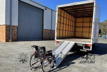 2.1M 270kg Bi-fold Deluxe Wheelchair Ramp