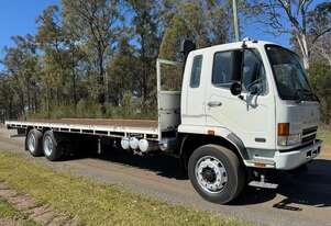 2007 Mitsubishi FN 600 14 pallet tray 330k kms 8 speed 2007 Mitsubishi FN 600 14 pallet tray 330k kms 8 speed