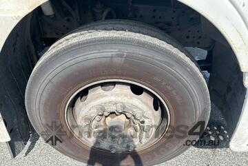 2008 Iveco Stralis Curtainsider