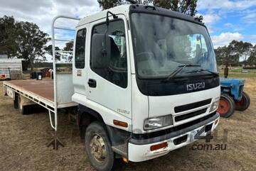 Isuzu   500 TRAY TRUCK.
