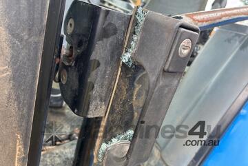 New Holland TL100A Tractor / Loader