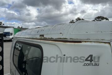 2007 Isuzu NQR 450 4x2 Curtainsider