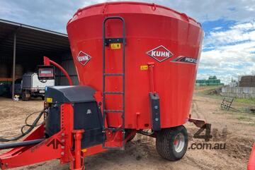 Feed Mixer Wagon - Kuhn 14.1CM