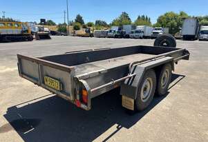 2000 Resort Trailers Dual Axle Box Trailer