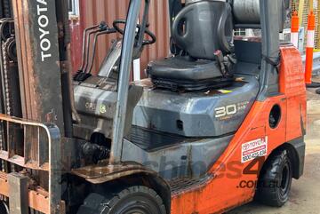 Toyota 3T LPG Forklift 32-8FGK30 Reduced from $11,000 Priced to Sell Fast!