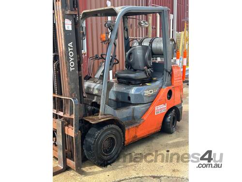 Toyota 3T LPG Forklift – 32-8FGK30 – Reduced from $11,000 – Priced to Sell Fast!