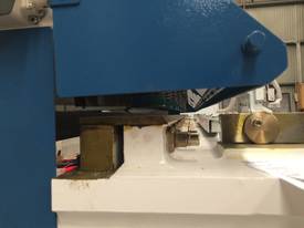 NC Guillotine 4mmx3200mm - picture2' - Click to enlarge