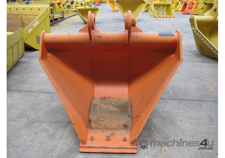 SEC 20 Ton V Trenching Mud Bucket for Hitachi ZX200 - Includes Pin, 1520mm Top / 500mm Bottom