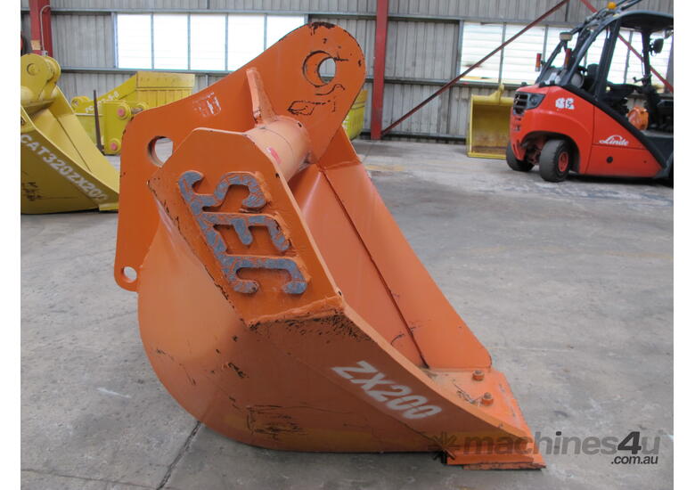 SEC 20 Ton V Trenching Mud Bucket for Hitachi ZX200 - Includes Pin, 1520mm Top / 500mm Bottom