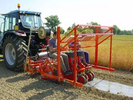 Wolf D4 Transplanter - picture0' - Click to enlarge