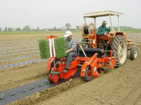 Wolf D4 Transplanter - picture1' - Click to enlarge