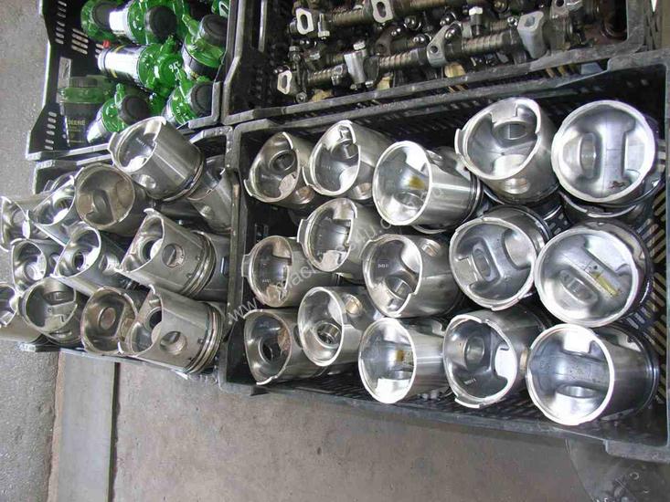 caption Dismantling John Deere 4039/4045 Diesel Engines