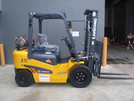 New 2.5T LPG Container Forklift - picture1' - Click to enlarge