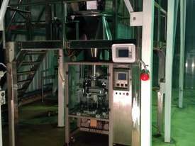 Form/Fill Packaging Machine - picture0' - Click to enlarge