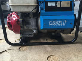 CIGWELD Petrol Welder Generator 415 V 3 phase outlet & 240 Volt power - picture2' - Click to enlarge