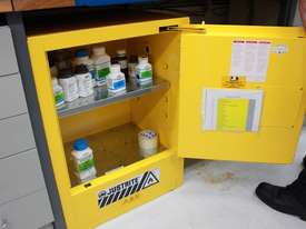 Flammable Goods Cabinet - picture0' - Click to enlarge