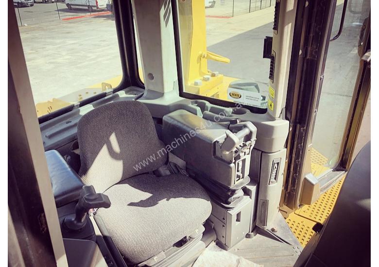 caption 2011 Caterpillar D10T