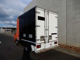 Hino Dutro Pantech Truck - picture1' - Click to enlarge