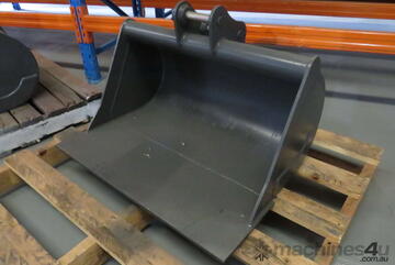 900mm U20 U25 Mud bucket Suit 2.5 Ton Excavators ATTBUCK MACHEXC 900mm U20 U25 Mud bucket Suit 2.5 Ton Excavators ATTBUCK MACHEXC