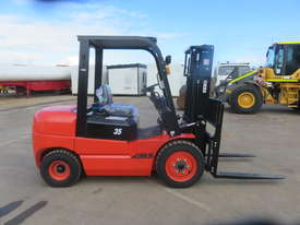 UNUSED 2018 REDLIFT CPCD35T3 3.5 TONNE DIESEL FORKLIFT (3 STAGE) - picture0' - Click to enlarge