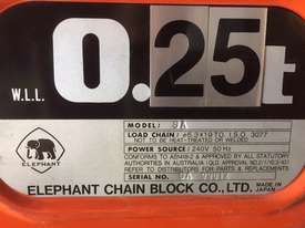 Single Phase Electric Chain Block Hoist Elephant SA 250kg  - picture2' - Click to enlarge