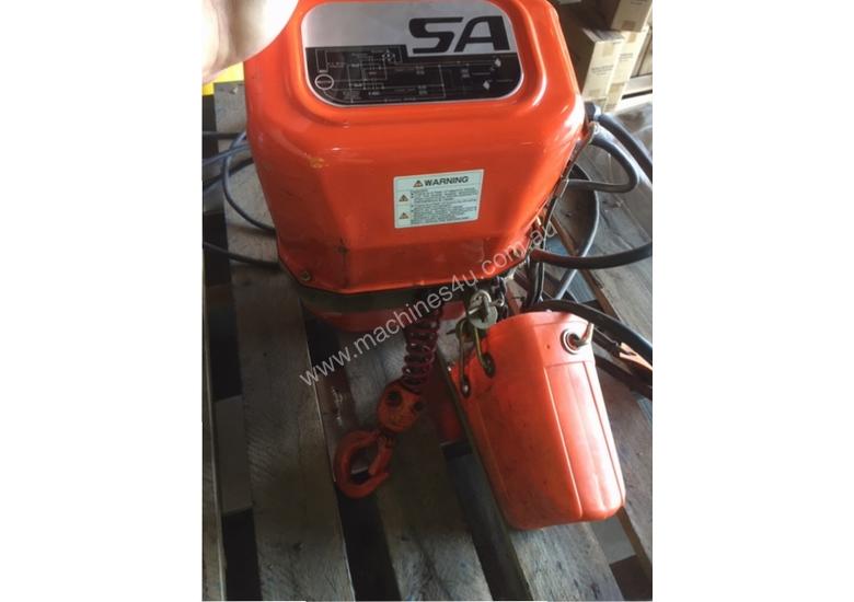 Elephant Alpha Sb Series Electric Chain Hoist 350 Lb Capacity 20ft Lift Height 115 Volt 1 Phase Model Sb 016 20