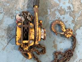 Lever Hoist Chain Winch 0.8 ton x 1.5 mtr Drop PWB Anchor Lifting Crane PWB Anchor - picture2' - Click to enlarge