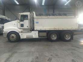 Kenworth T401 - picture2' - Click to enlarge