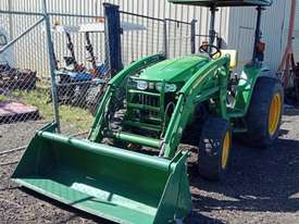 John Deere 4720 Tractor 59HP 4x4 - FEL 4-in-1 bucket, Flail Mower - picture0' - Click to enlarge