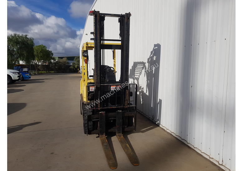 caption 2.5T LPG Counterbalance Forklift