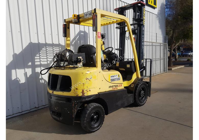 caption 2.5T LPG Counterbalance Forklift