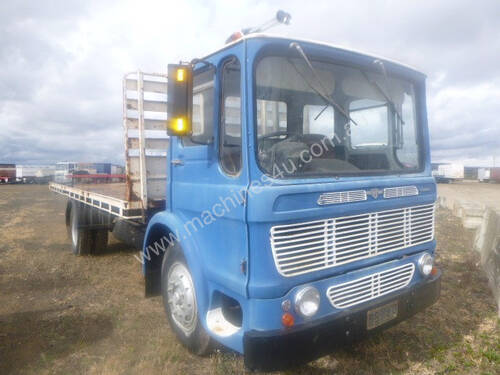 Leyland Comet 410 Tray Truck
