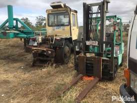 2000 Mitsubishi FG35A - picture2' - Click to enlarge