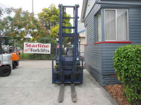 Komatsu 2.5 ton LPG Used Forklift #1473 - picture1' - Click to enlarge