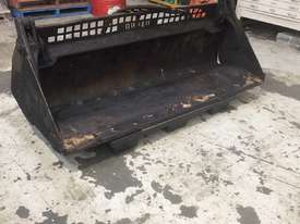 Skid steer bucket - picture0' - Click to enlarge