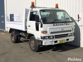 2002 Daihatsu Delta LT - picture0' - Click to enlarge