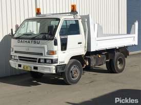 2002 Daihatsu Delta LT - picture1' - Click to enlarge