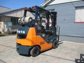 2.5 ton Toyota Compact, Container Mast Used Forklift - picture2' - Click to enlarge