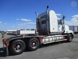 Mack CLR Superliner - picture1' - Click to enlarge