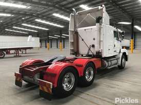 1996 Freightliner FL112 - picture2' - Click to enlarge